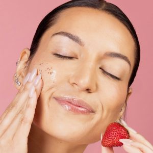 Alternative view of Chocolate Covered Strawberries Bundle